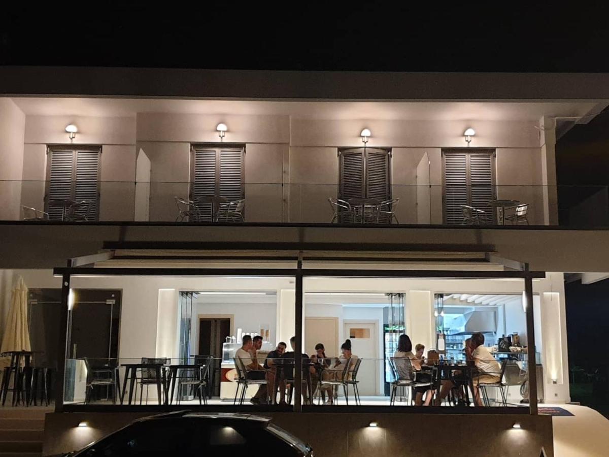 Angelo Cafe Hotel Tolón Zewnętrze zdjęcie