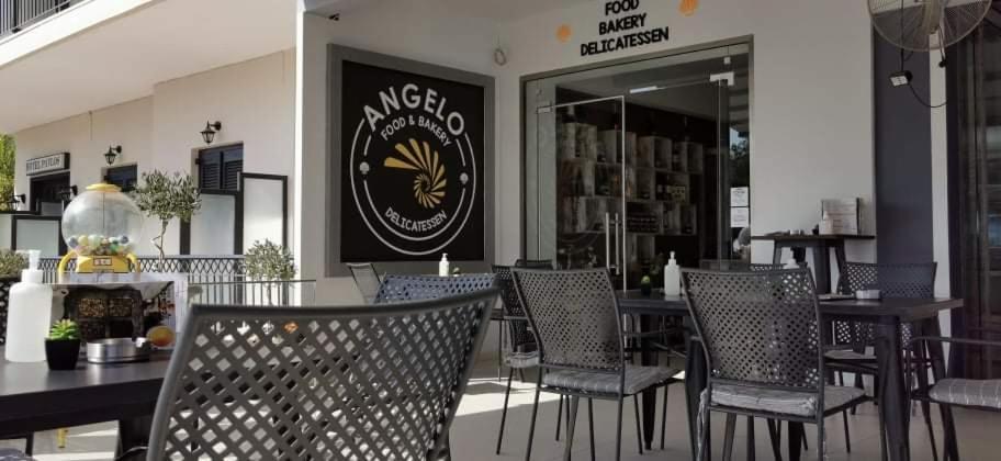 Angelo Cafe Hotel Tolón Zewnętrze zdjęcie